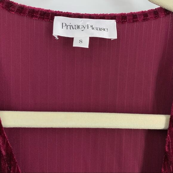 Privacy Please Maroon Velvet Wrap Dress Women’s Size Small NWOT - Picture 6 of 10